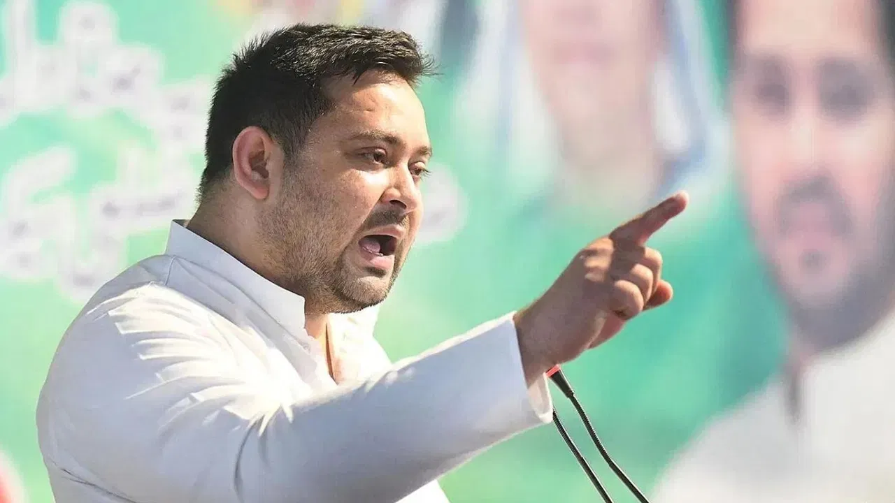 फैक्ट्री गुजरात में, विक्ट्री बिहार में... तेजस्वी ने मोदी सरकार पर साधा निशाना